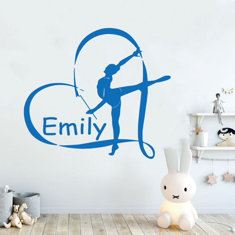 Yoga Fitness Name - ส่วนบุคคลชื่อยิมนาสติกไวนิลสติ๊กเกอร์ติดผนังกีฬาฟิตเนสเพาะกายเกม YOGA สาวห้องนอนตกแต่งรูปลอกผนัง